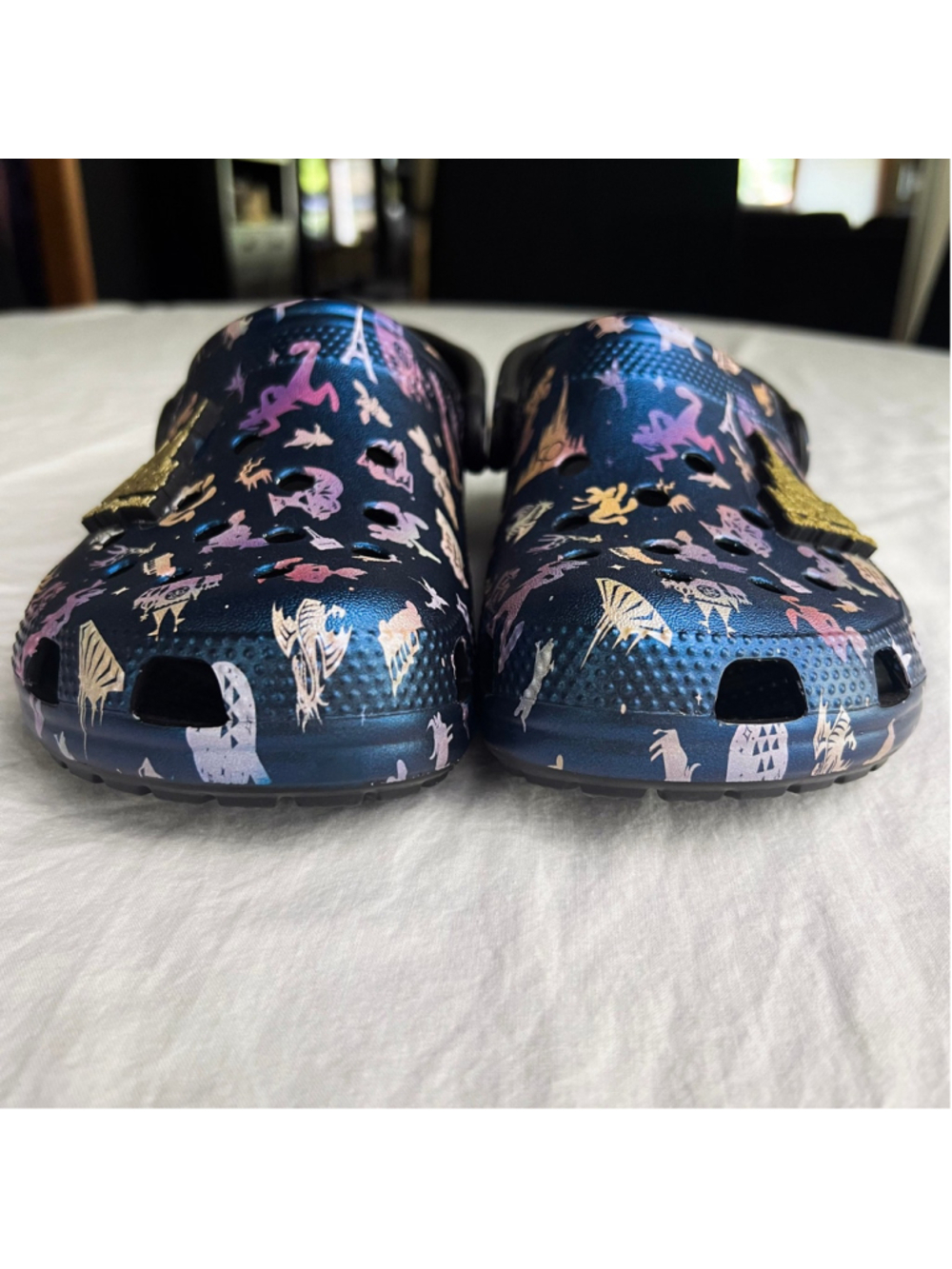 Crocs Walt Disney World 50th Anniversary Grand Finale Castle Clogs M 5 W 7 NWOB - Picture 4 of 10